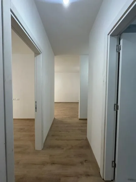 Tirane, shitet apartament 2+1+Ballkon Kati 2, 83 m² 104.500 € (Univers City)