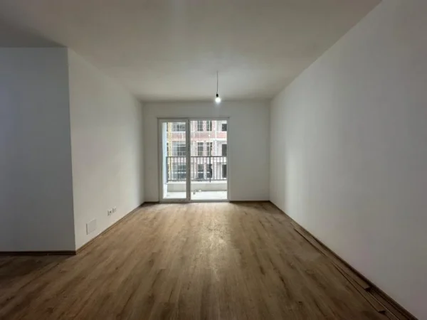 Tirane, shitet apartament 2+1+Ballkon Kati 2, 83 m² 104.500 € (Univers City)