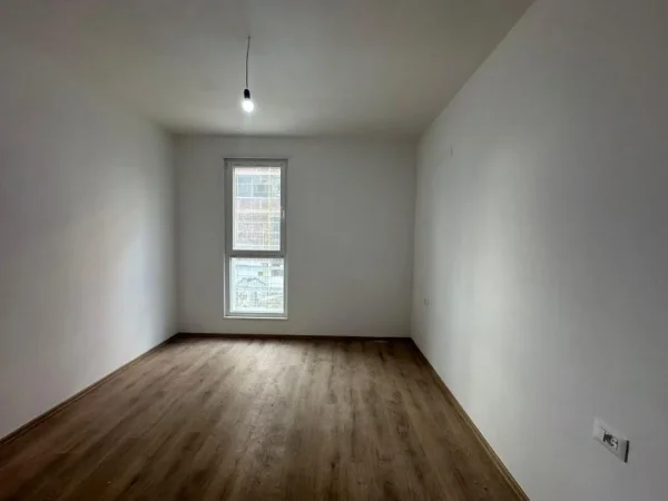 Tirane, shitet apartament 2+1+Ballkon Kati 2, 83 m² 104.500 € (Univers City)