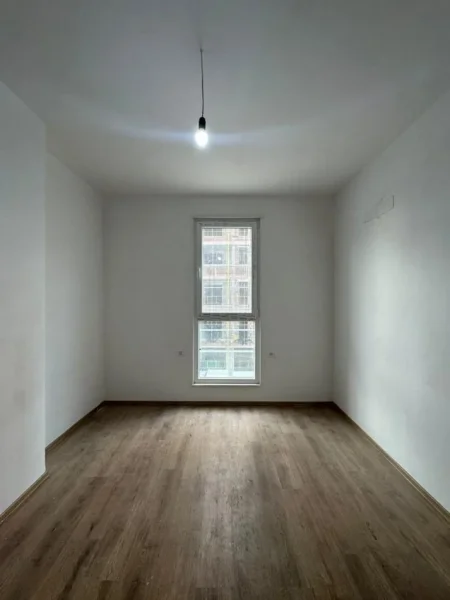 Tirane, shitet apartament 2+1+Ballkon Kati 2, 83 m² 104.500 € (Univers City)