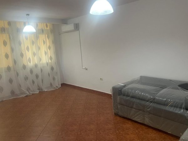 Tirane, shitet apartament 1+1 Kati 5, 500 m² (Zogu i Zi)