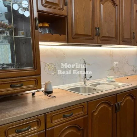 Tirane, jepet me qera shtepi 2+1 Kati 1, 110 m² 600 € (Siri Kodra)