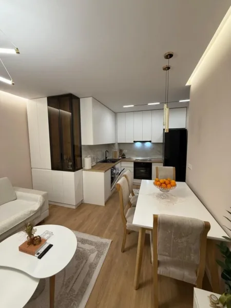 Tirane, shitet apartament 1+1 Kati 1, 58 m² 86.000 € (Rruga Kompleksi Tom Doshi)