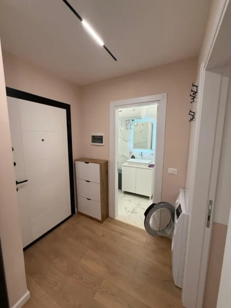 Tirane, shitet apartament 1+1 Kati 1, 58 m² 86.000 € (Rruga Kompleksi Tom Doshi)