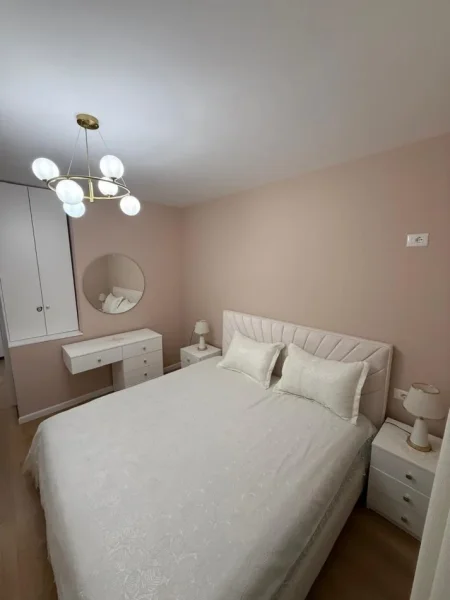 Tirane, shitet apartament 1+1 Kati 1, 58 m² 86.000 € (Rruga Kompleksi Tom Doshi)