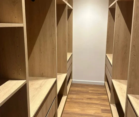 Tirane, jepet me qera Vile 3+1 , 3.400 € (Pranë TEG)