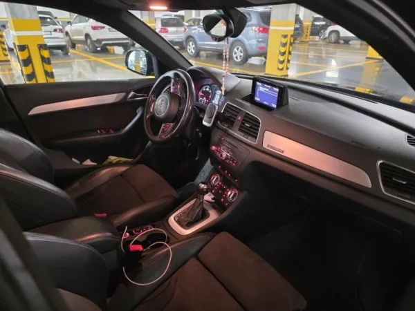 Tirane, shes makine Audi Q3 Nafte, e zeze automatik Klima 260.000 km 14.000 €