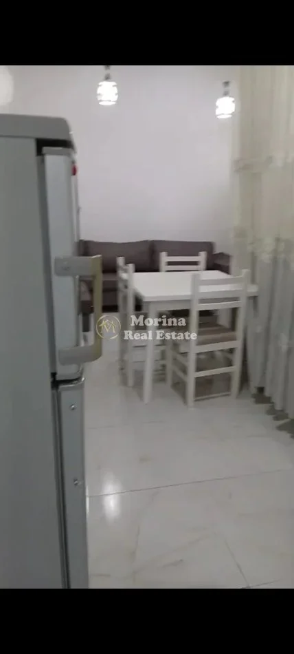 Tirane, jepet me qera apartament 1+1 Kati 3, 60 m² 350 € (Ali Demi, Mangalem21)