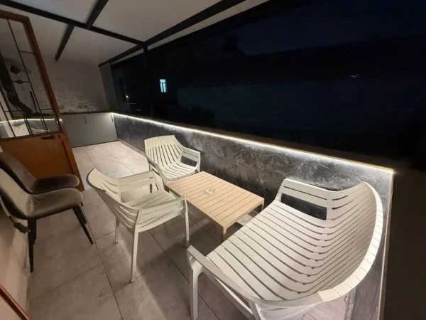 Tirane, jepet me qera apartament 1+1+Aneks+Ballkon Kati 3, 95 m² 550 € 