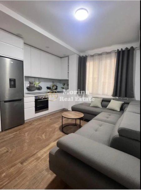 Tirane, jepet me qera shtepi 1+1 Kati 0, 40 m² 420 € (Vilat Gjermane)