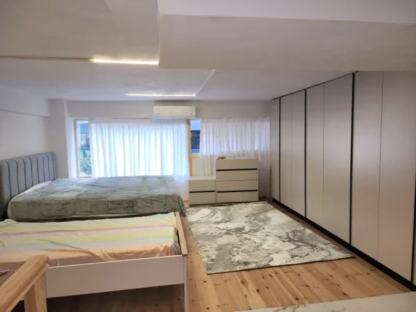 Tirane, jepet me qera apartament duplex Dublex Kati 0, 650 € 