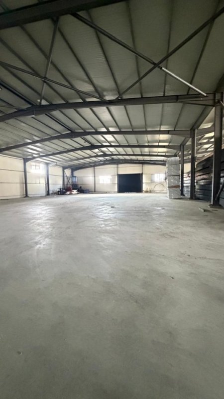 Durres, jepet me qera magazine Kati 0, 3.000 m² 