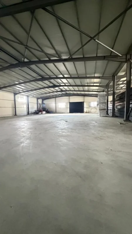 Durres, jepet me qera magazine Kati 0, 3.000 m² 