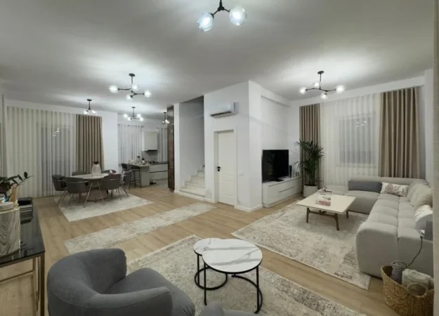 Tirane, jepet me qera Vile 5+1+Ballkon Kati 3, 240 m² 2.500 € (Rruga Riza Kasemi)