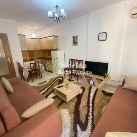 Tirane, jepet me qera apartament 1+1 Kati 3, 70 m² 500 € (Liqeni i Thate)