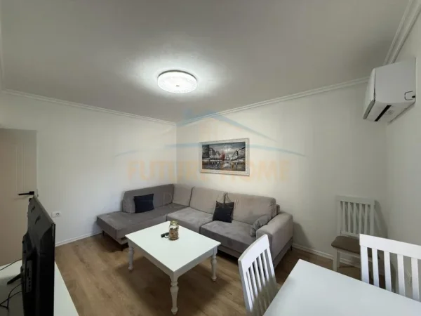 Tirane, jepet me qera apartament 2+1 , 75 m² 850 € (Stadiumi Dinamo)
