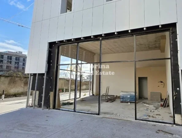 Tirane, jepet me qera ambjent biznesi Kati 0, 57 m² 1.270 € (Porcelan)
