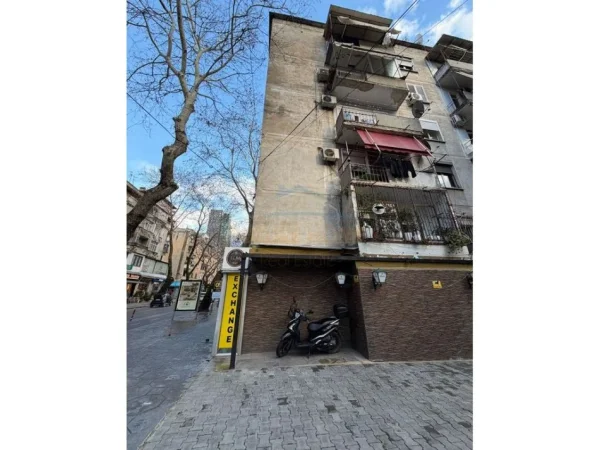 Tirane, shitet ambjent biznesi Kati 1, 86 m² 350.000 € (MYSLYM SHYRI)
