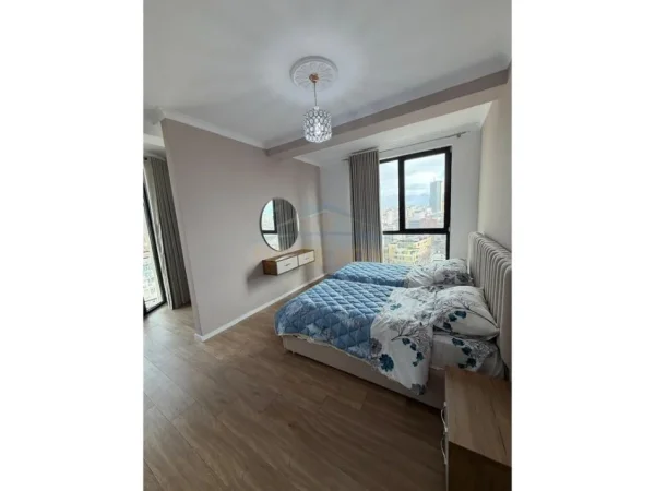 Tirane, jepet me qera apartament 2+1+Ballkon Kati 9, 104 m² 1.000 € (Rezidenca Golden Tower,Mine Peza)