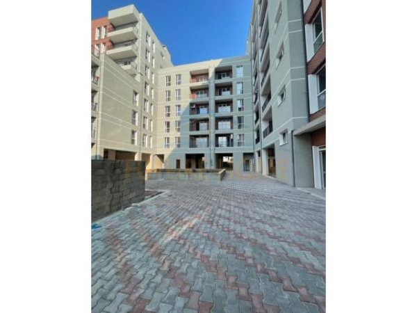 Tirane, jepet me qera apartament Kati 3, 90 m² 450 Euro (fusha aviacionit)