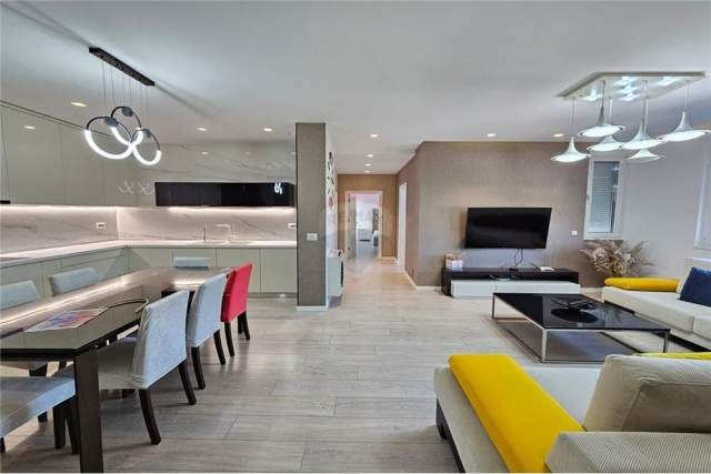 Tirane, jepet me qera apartament 2+1+A Kati 11, 140 m²  (shkolla baletit)