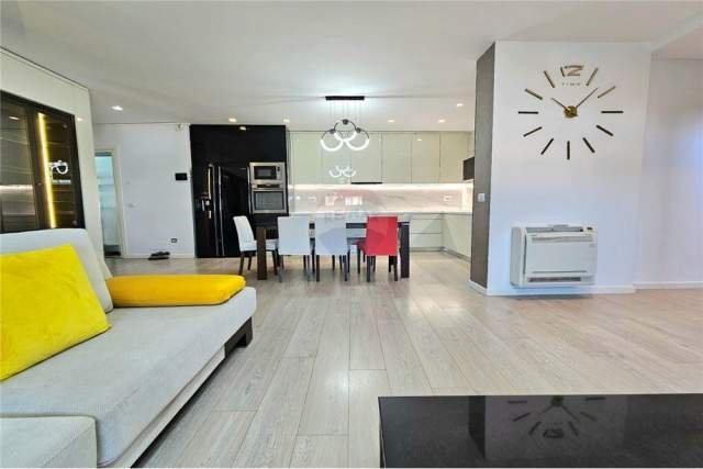 Tirane, jepet me qera apartament 2+1+A Kati 11, 140 m²  (shkolla baletit)