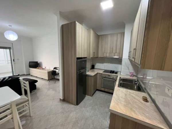Tirane, jepet me qera apartament 2+1+BLK Kati 7, 110 m² 400 Euro (Astir)