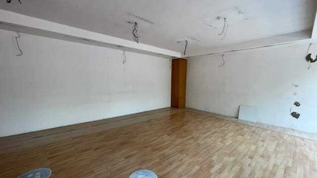 Tirane, jepet me qera dyqan Kati 0, 80 m² 1.600 Euro (Rruga Sami Frasheri)