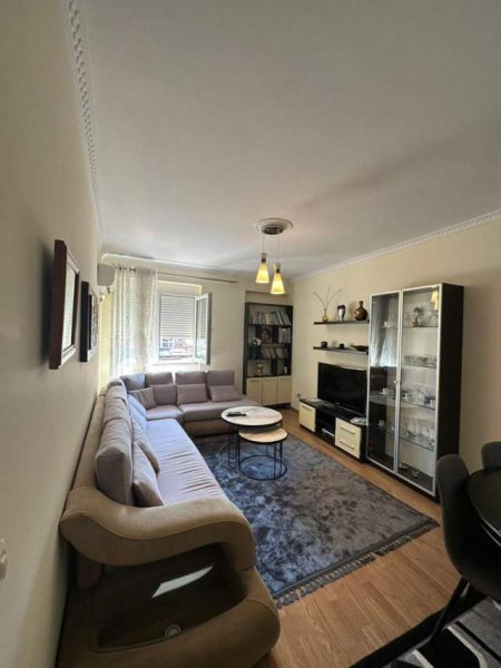 Tirane, jap me qera apartament 2+1+BLK Kati 6, 100 m² 800 Euro (Selvia)
