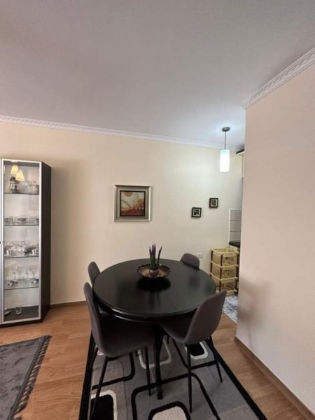 Tirane, jap me qera apartament 2+1+BLK Kati 6, 100 m² 800 Euro (Selvia)