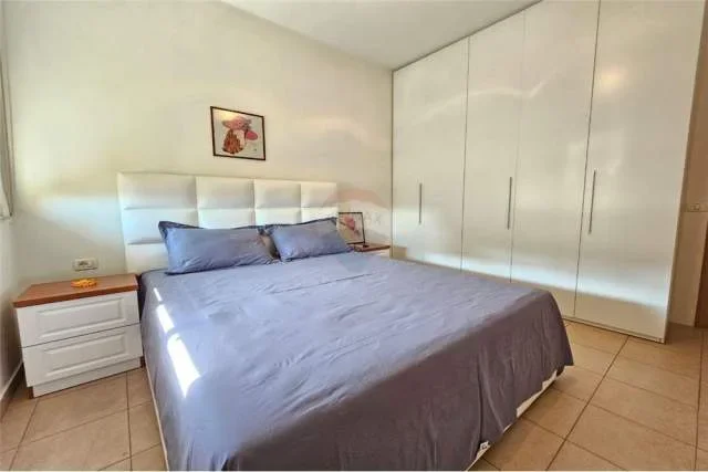 Tirane, jepet me qera apartament 2+1 Kati 4, 109 m² 600 Euro (Pazari i Ri)