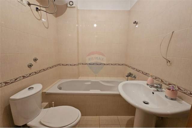 Tirane, jepet me qera apartament 2+1+A+BLK Kati 4, 113 m² 700 Euro (Pazari i Ri)