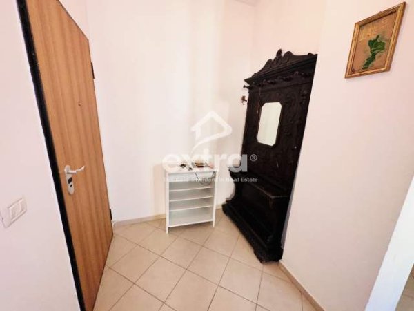 Lezhe, shitet apartament Kati 5, 122 m² 90.000 Euro (Prane Katedrales)