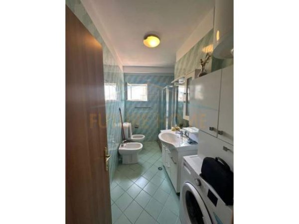 Tirane, jepet me qera apartament 2+1+BLK Kati 6, 100 m² 700 Euro (Selvia)