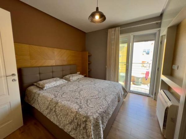 Tirane, jepet me qera apartament 3+1+BLK Kati 6, 150 m² 800 Euro (rruga siri kodra)