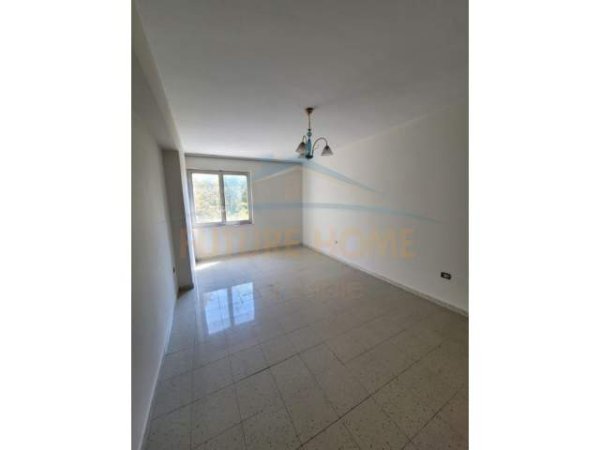 Tirane, jepet me qera apartament Kati 4, 130 m² 700 Euro (Vasil Shanto)