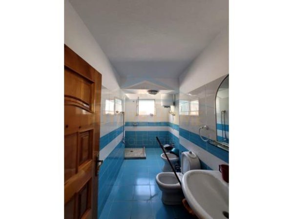 Tirane, jepet me qera apartament Kati 4, 130 m² 700 Euro (Vasil Shanto)