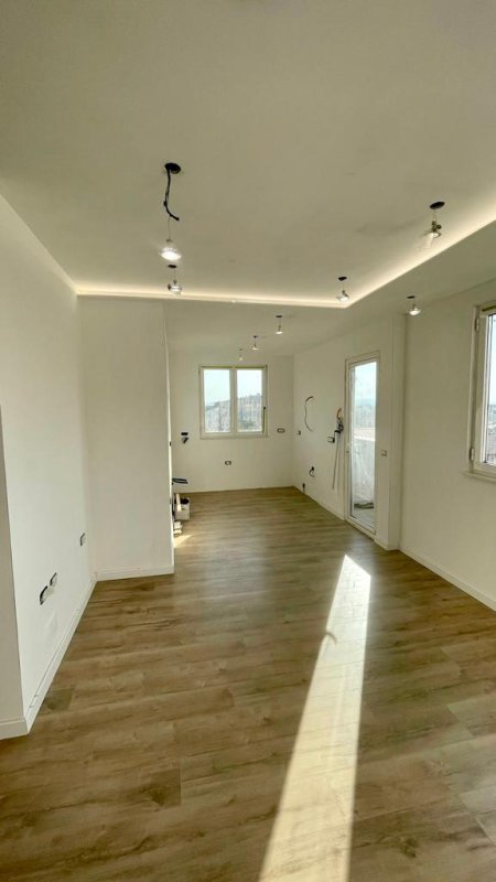 Tirane, shes apartament 2+1 Kati 6, 137 m² 155.000  (BAR ARTISTI)