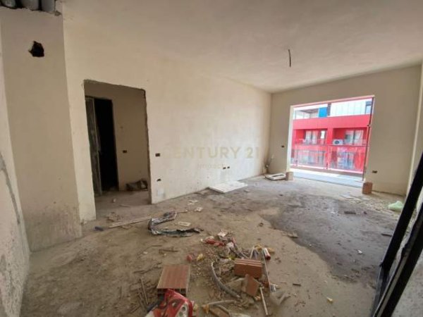 Shesim apartament 1+1 tek kompleksi arlis "farmacia 10". 93,000 €