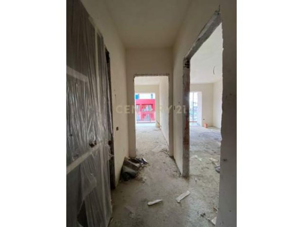Shesim apartament 1+1 tek kompleksi arlis "farmacia 10". 93,000 €
