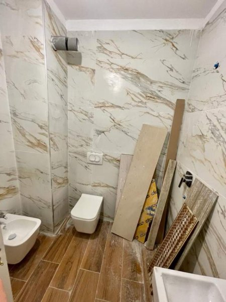 Tirane, shes apartament 1+1+BLK Kati 3, 64 m² 131.600 Euro (Rr Barrikadave)
