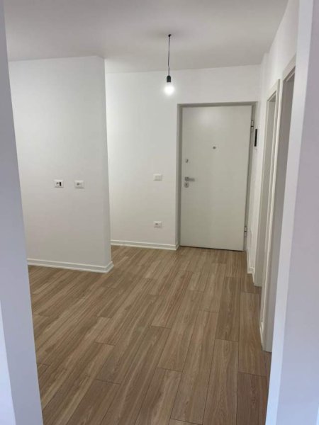 Tirane, jepet me qera apartament Kati 1, 80 m² 500 Euro (Rruga Muhamet Gjollesha, perball Inxhinieris Ndert)