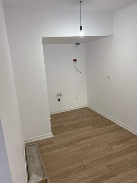 Tirane, jepet me qera apartament Kati 1, 80 m² 500 Euro (Rruga Muhamet Gjollesha, perball Inxhinieris Ndert)