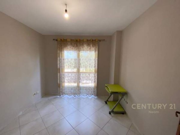 Tirane, jepet me qera apartament 2+1 Kati 2, 110 m² 550 Euro (Liqeni i Thate)