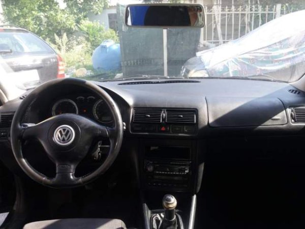 Tirane, shitet makine Volkswagen Golf 4, 2002, 1.9 TDI, manuale Viti 2002, 250.000 Leke