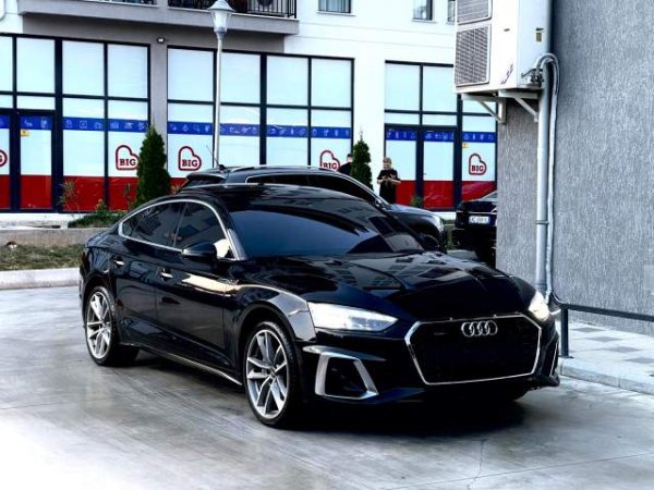 Tirane, shitet makine Audi A5 Viti 2021,