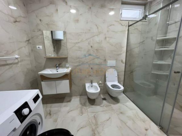 Tirane, jepet me qera apartament 2+1+BLK Kati 3, 150 m² 800 Euro (Kopshti Botanik)