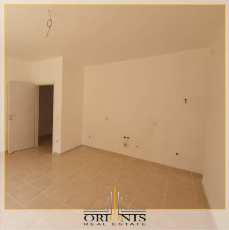Durres, shitet apartament Kati 3, 104 m² 105.000 Euro (rruga "Abaz Çelkupa")
