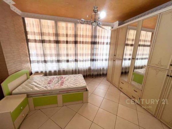 Tirane, jepet me qera apartament 2+1+BLK Kati 3, 116 m² 570 Euro (Liqeni i Thatë)