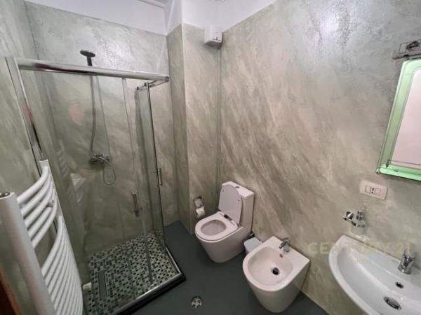 Tirane, jepet me qera apartament 2+1+BLK Kati 3, 116 m² 570 Euro (Liqeni i Thatë)